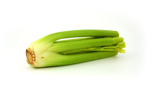 How to grow celery: cut the long stalks.