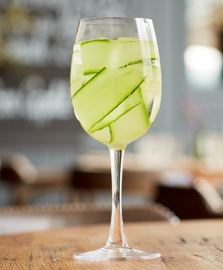cucumber spritz drink